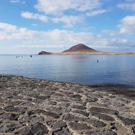 Alquilaencanarias-medano, Cabezo & Pool El Medano (Tenerife)